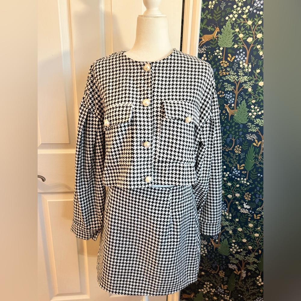 Black and White Houndstooth Skirt and Jacket Set - Picture 2 of 7